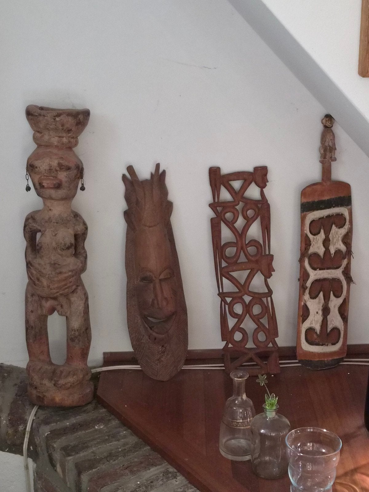 Set van 4 houten beelden en wanddecoratie, Antiek en Kunst, Hout, Bruin, Ophalen of Verzenden, Beeld