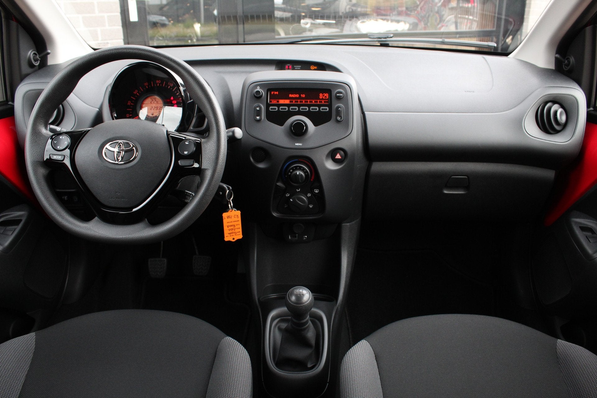Toyota Aygo 1.0 VVT-i x / Zuinig / Bluetooth / 1ste eigenaar, Auto's, Voorwielaandrijving, Dealer onderhouden, Stof, Gebruikt