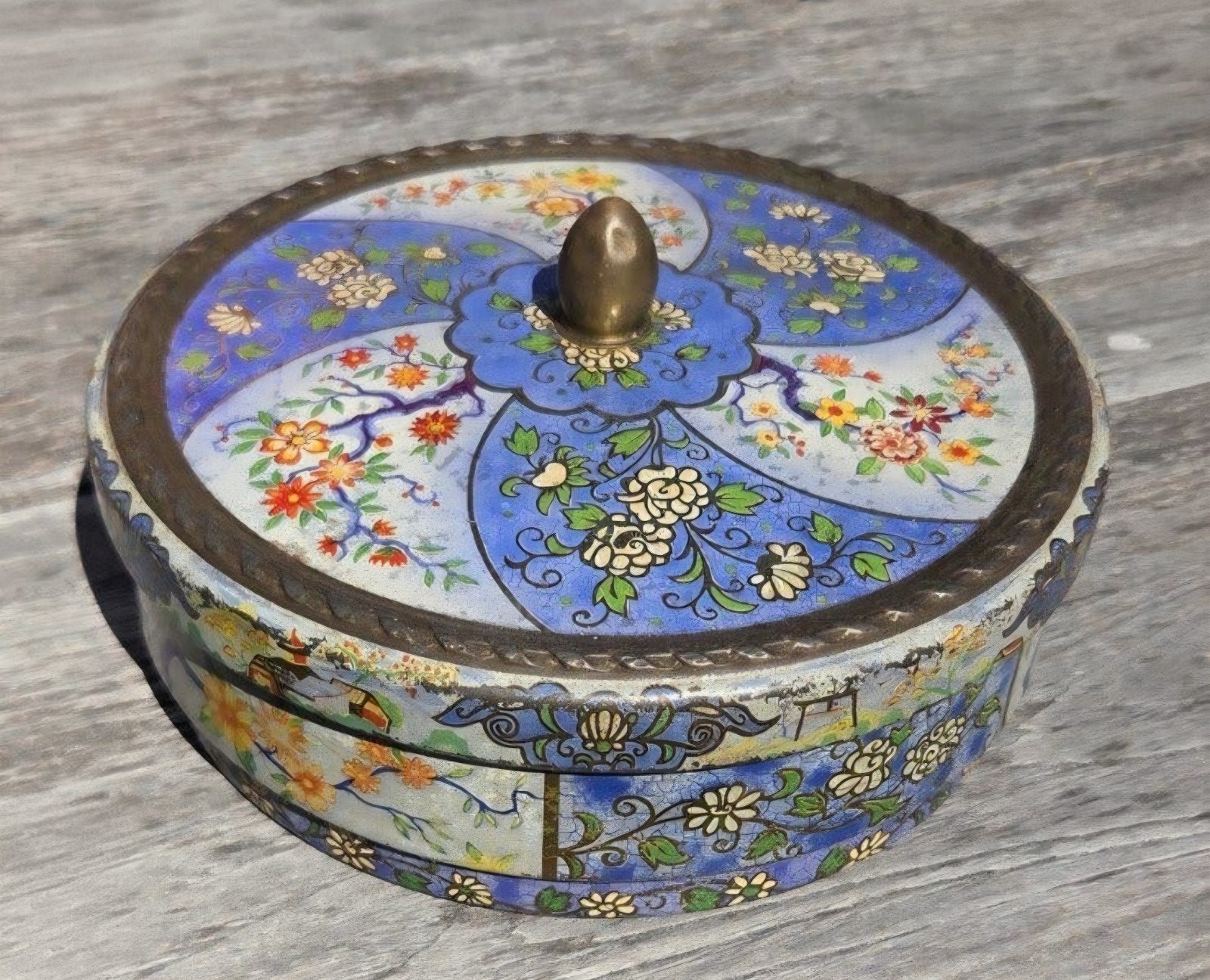 Vintage Albert Heijn koekblik met bloemmotief, Ophalen of Verzenden, Gebruikt, Koek(jes), Overige merken