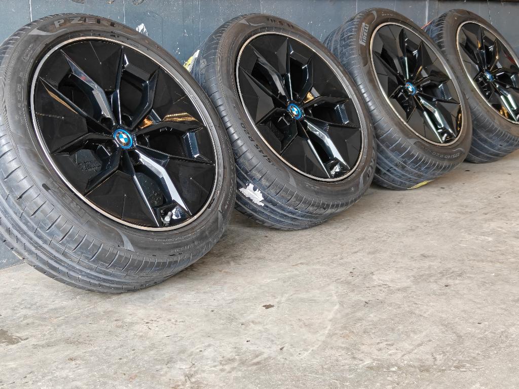 20" Originele BMW X3 IX3 X4 Zomerset 843 Aero Pirelli TPMS, Ophalen, Banden en Velgen, 2289CC, Bmwklantenservice@bmw.nl