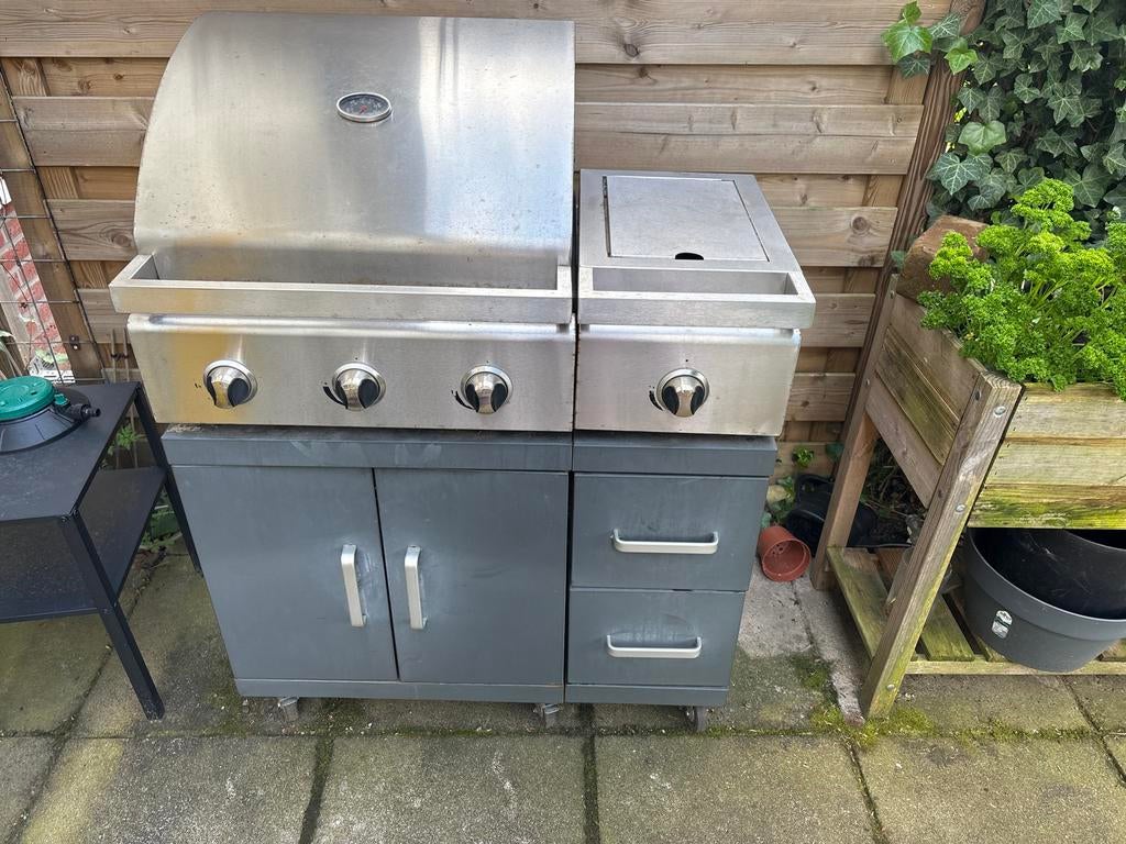 Gebruikte RVS Gasbarbecue met zijbrander en kast, Ophalen, Gebruikt