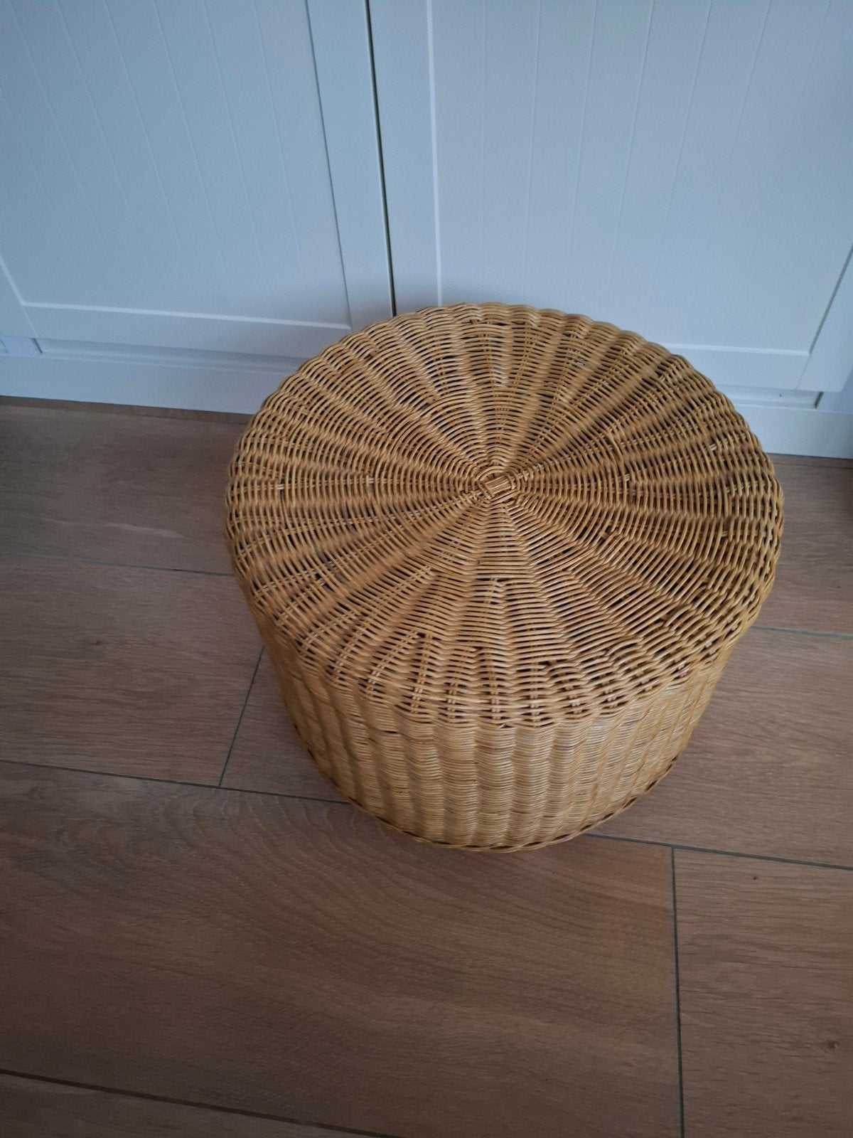Prachtige vintage IKEA rotan poef / hocker – jaren 80/90 boh, Ophalen of Verzenden, Zo goed als nieuw, Rond, Riet