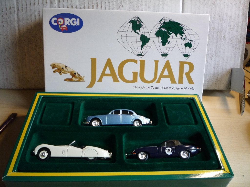 Jaguar gift set XK120. E Type en MK2 Corgi Toys 1:43, Ophalen of Verzenden, Zo goed als nieuw, Auto, Corgi