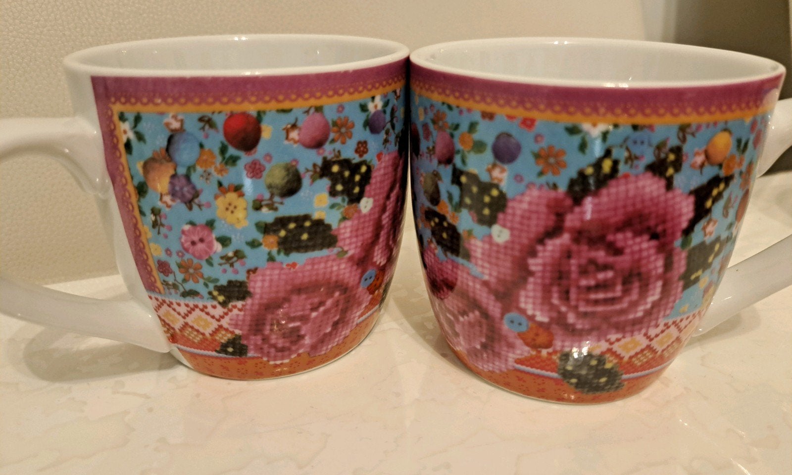 2x mok AH, Huis en Inrichting, Keuken | Servies, Ophalen of Verzenden, Overige stijlen, Kop(pen) en/of Schotel(s)