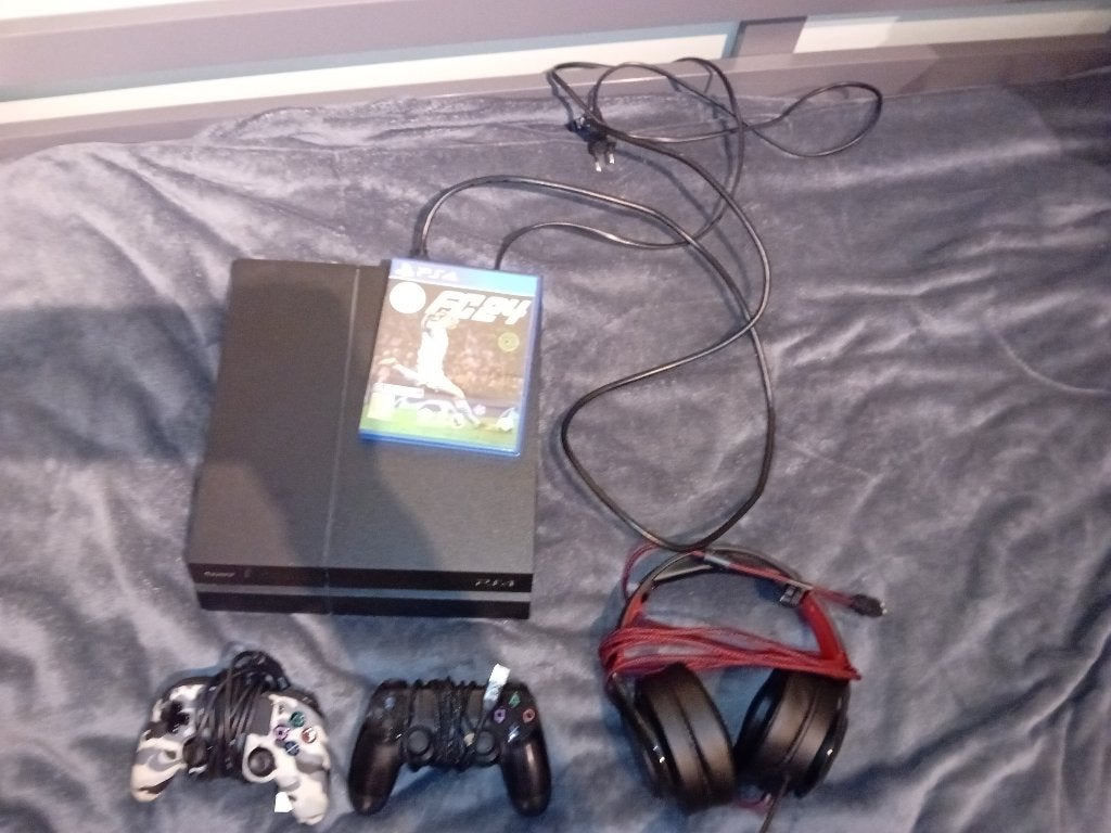 Ps4 met 2 controlers en spellen, Spelcomputers en Games, Spelcomputers | Sony PlayStation 4, Ophalen, Met 2 controllers, Zo goed als nieuw