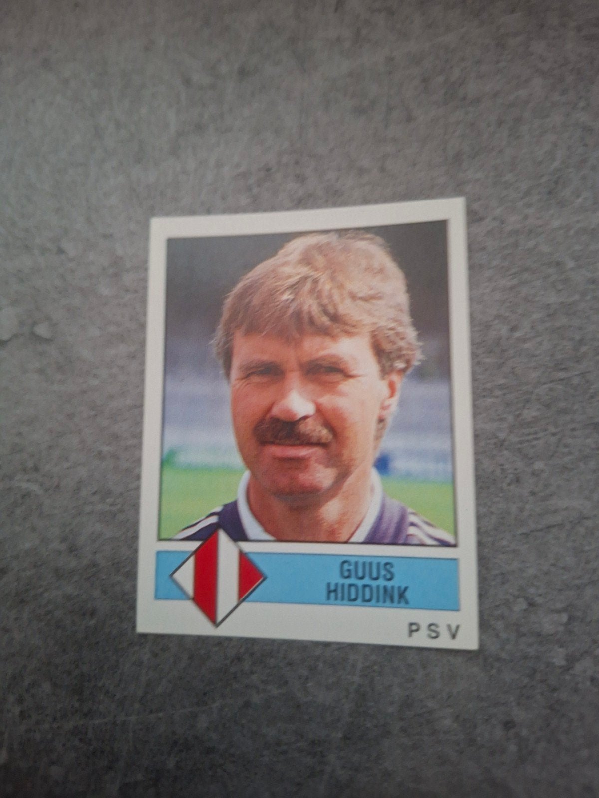 Panini sticker Voetbal 87. Guus Hiddink PSV Eindhoven, Ophalen of Verzenden, Zo goed als nieuw, Sticker