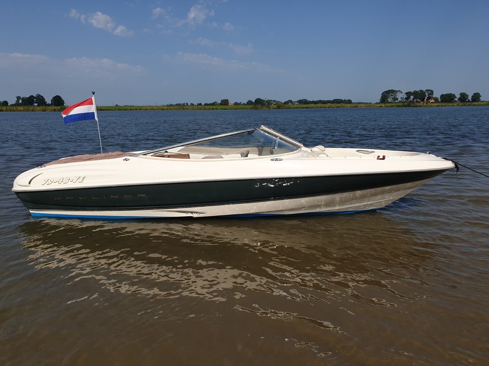 Bayliner Capri 2050SE, Ophalen, Binnenboordmotor, 120 tot 200 pk, Bayliner