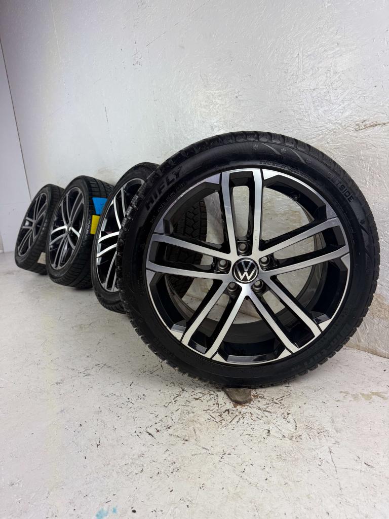 Originele Volkswagen Golf nogaro velgen 18" 5x112 winter 7mm, Auto-onderdelen, Niet ingevuld, 18 inch, Gebruikt, Banden en Velgen