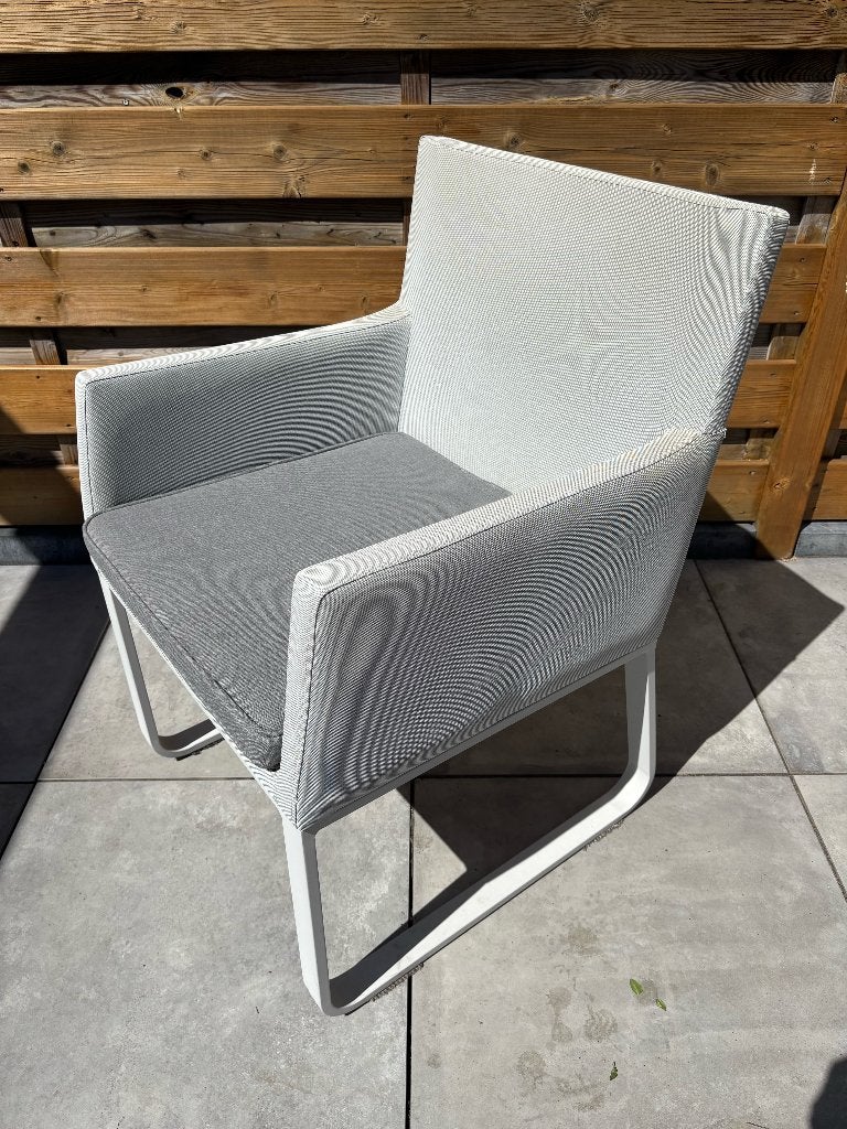 KOOPJE 6x Allweather Suns tuinstoel grijs/wit á €99 ipv €299, Tuin en Terras, Tuinstoelen, Ophalen of Verzenden, Zo goed als nieuw