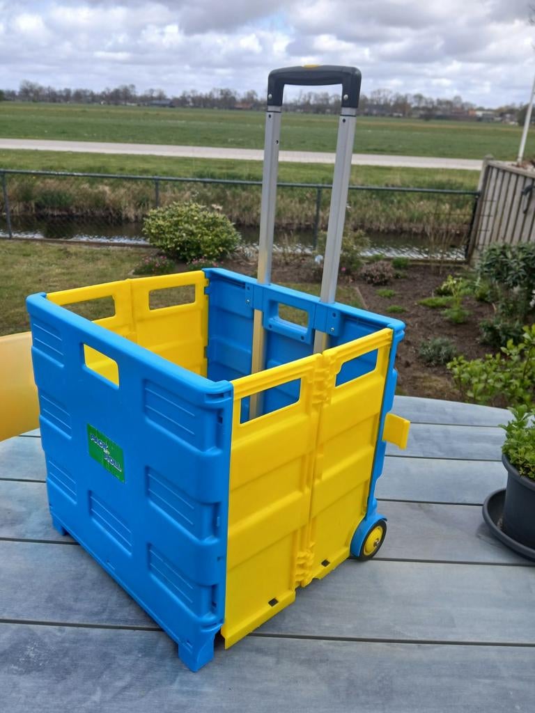 Boodschappen/ strand  krat op wielen, Ophalen