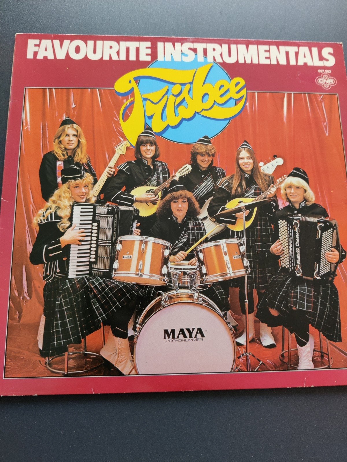 Frisbee / Favourite Instrumentals, Ophalen of Verzenden, Zo goed als nieuw, 12 inch, Levenslied of Smartlap