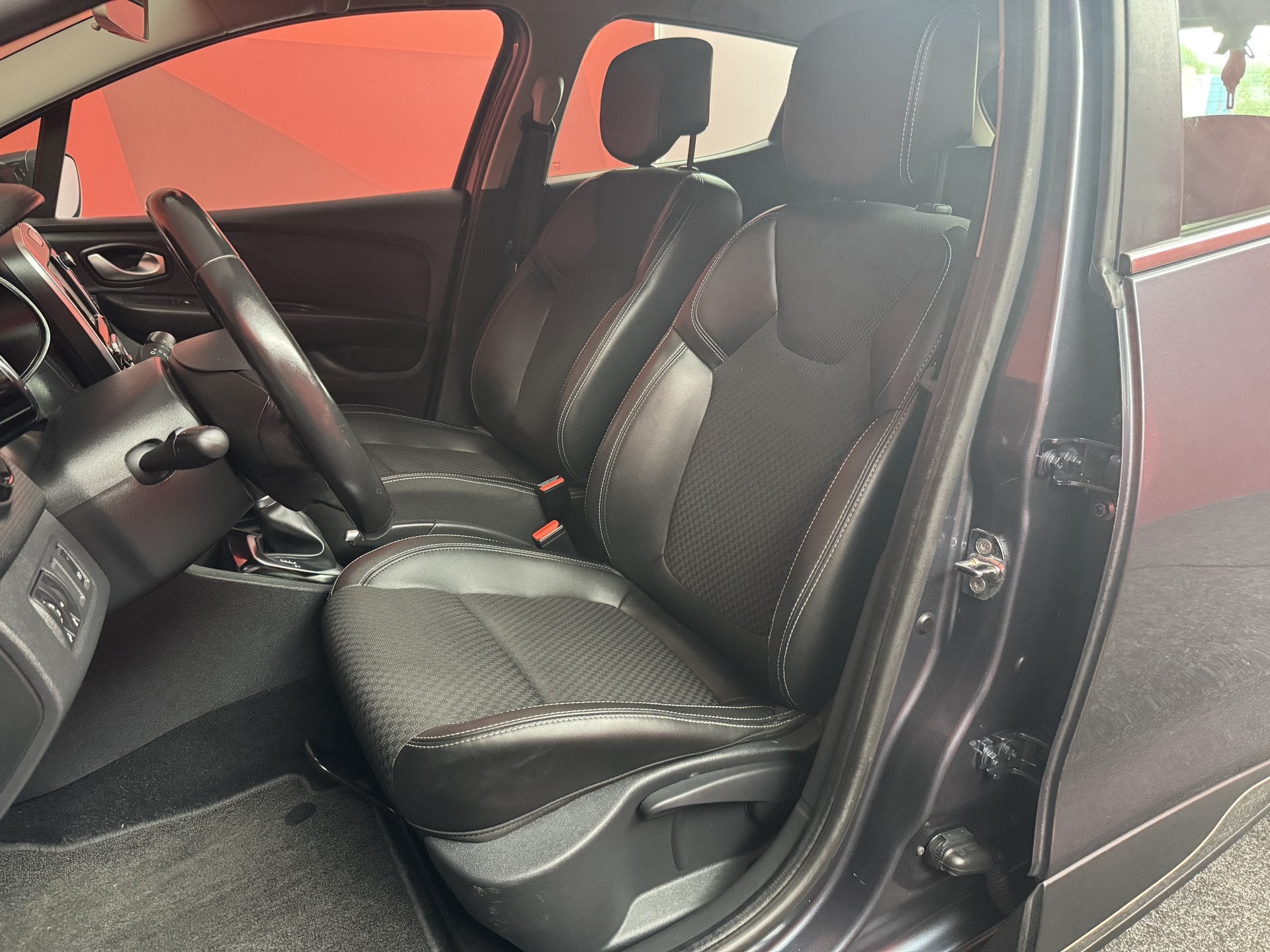 Renault Clio 1.2 TCe Intens | LED | Climate Control | Naviga, Auto's, Gebruikt, Alcantara, 49 €/maand, 19 km/l