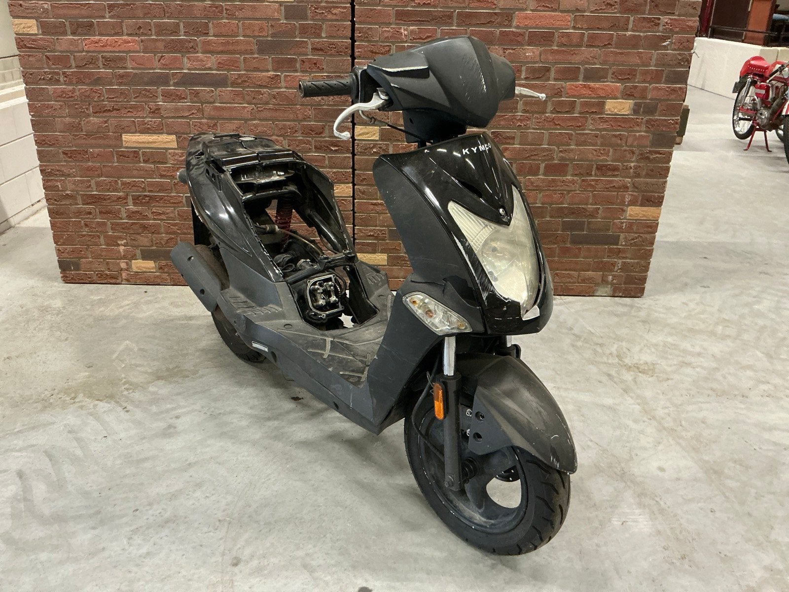 Kymco agility 10 scooter voor onderdelen - geel kenteken!, Fietsen en Brommers, Ophalen, Zo goed als nieuw, Benzine
