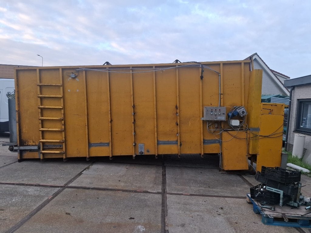Te koop potgrondbunker voorraadbunker met transportband 7x3m, Ophalen of Verzenden, Bollenteelt