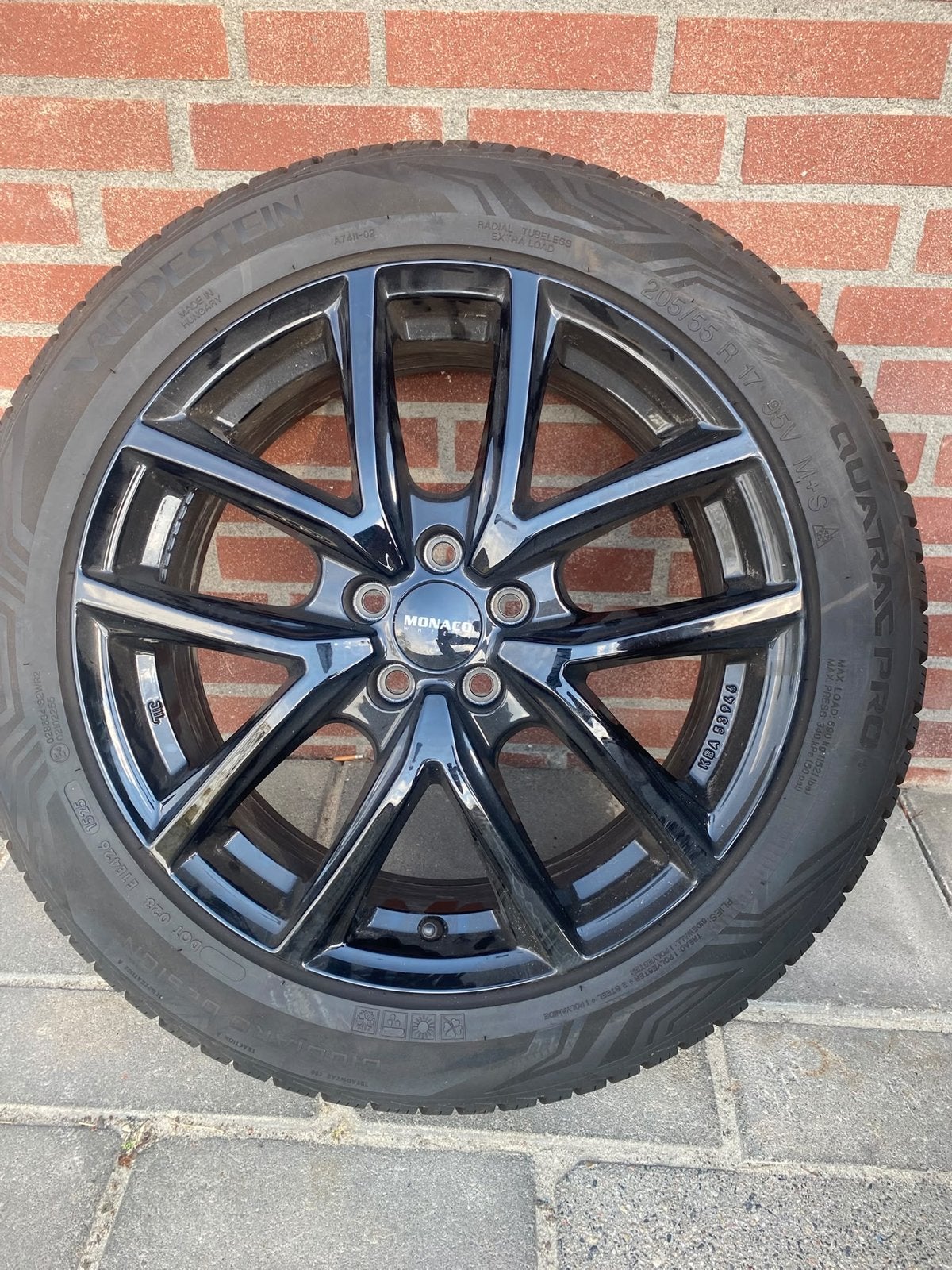 Nieuwe Vredestein All Season banden met zwarte velgen 17 inc, Ophalen, Banden en Velgen, Nieuw, 17 inch