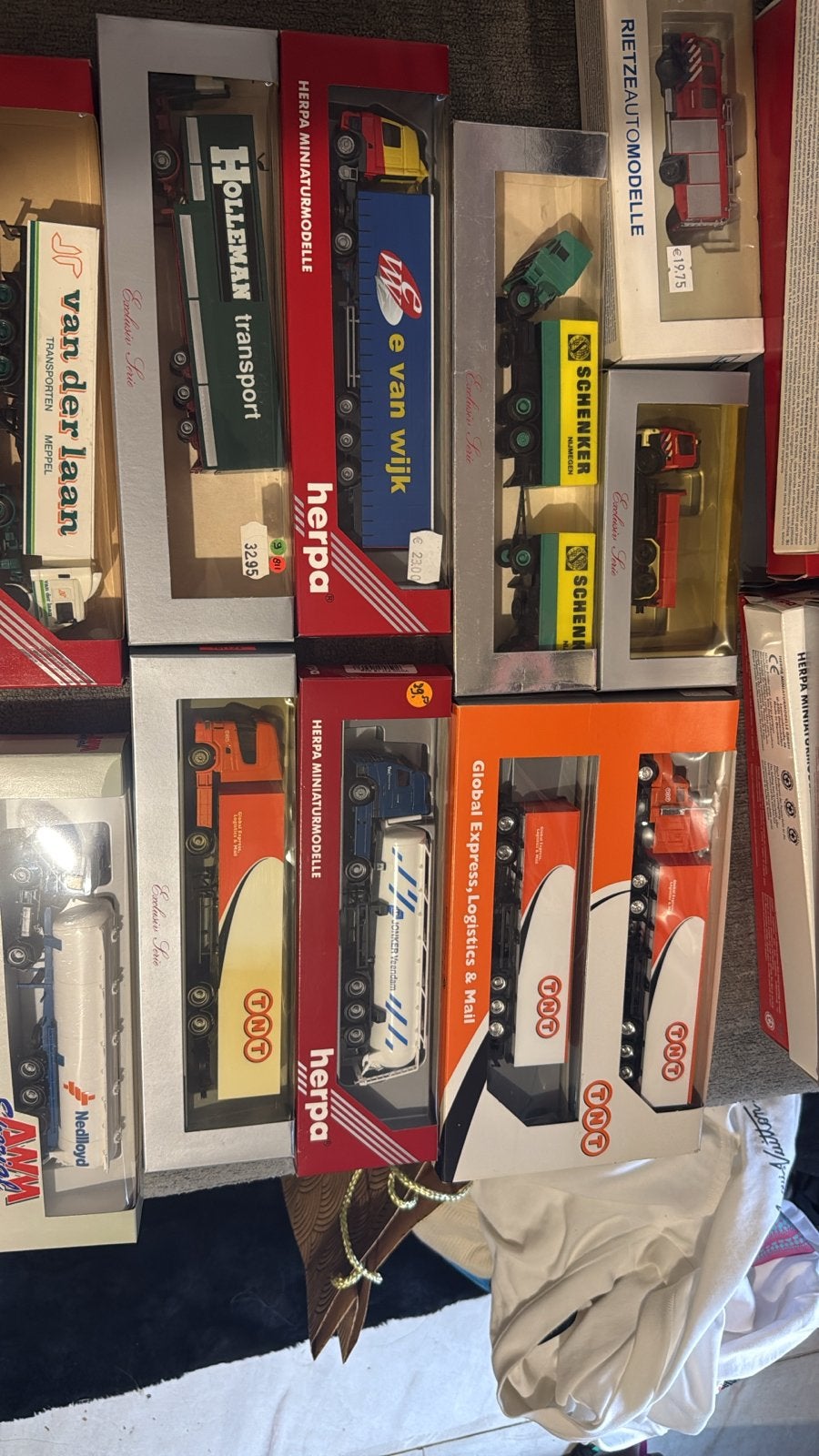 Grote partij Herpa miniatuur vrachtwagens en bussen, Ophalen, Zo goed als nieuw