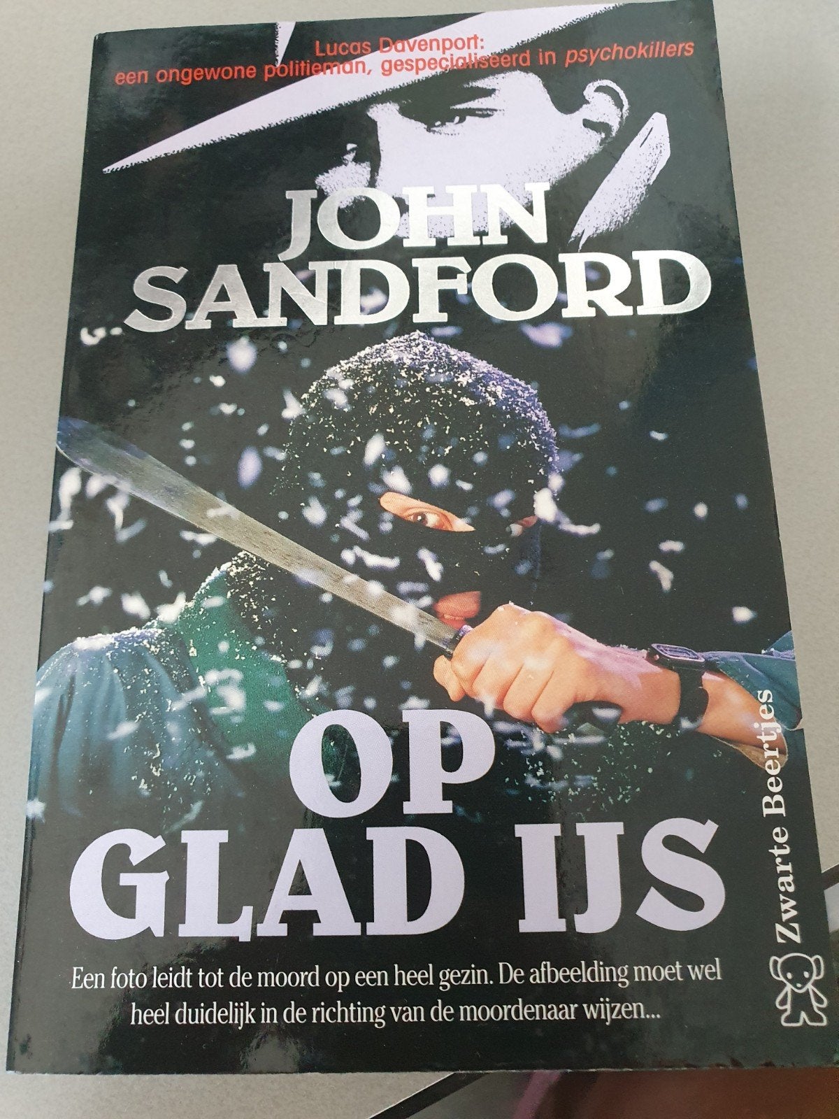 John Sandford - Op Glad IJs (Lucas Davenport), Ophalen of Verzenden, Zo goed als nieuw, John Sandford