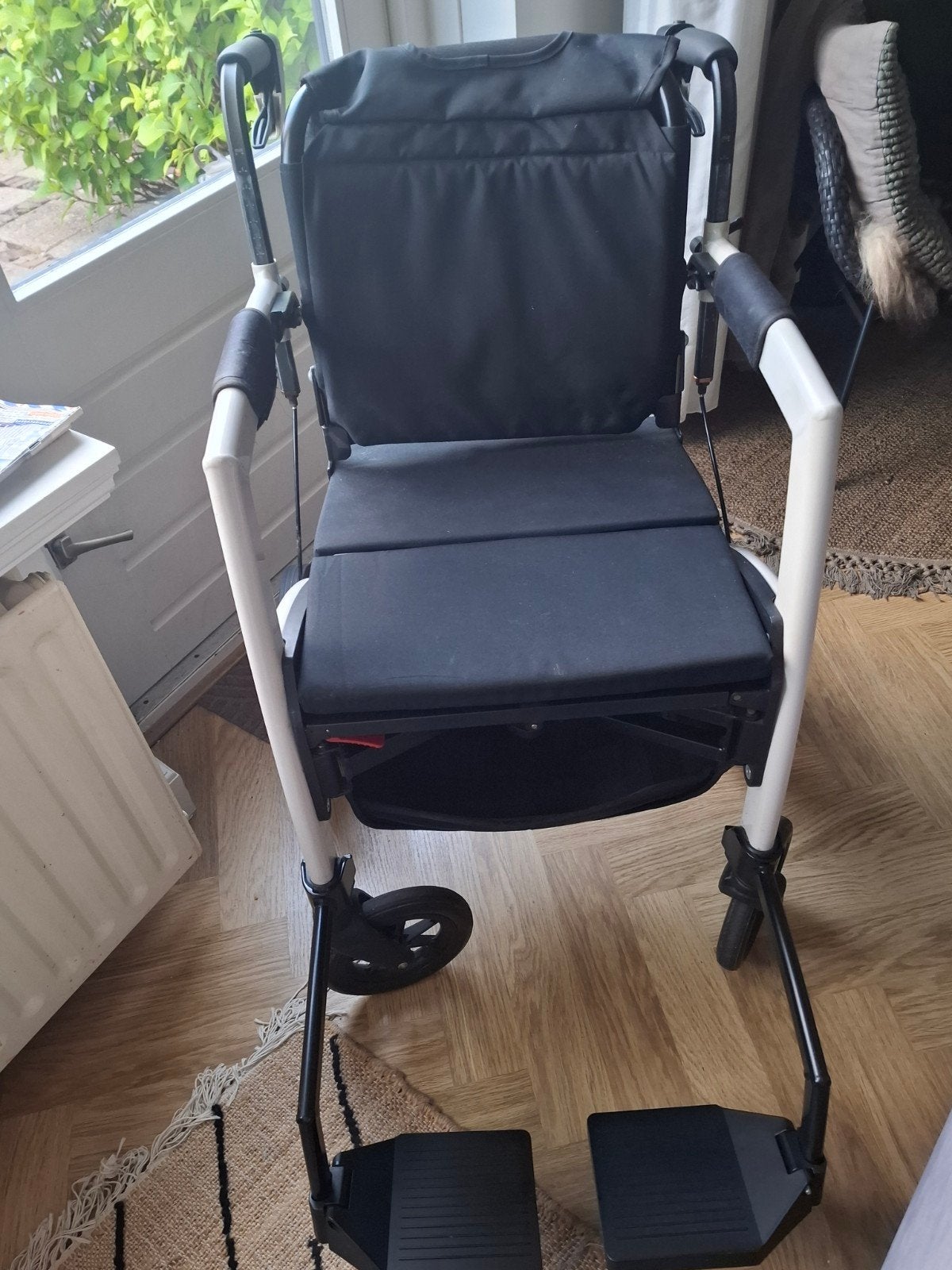 Zeer nette rollator/rolstoel Rolz Motion, Diversen, Rollators, Ophalen