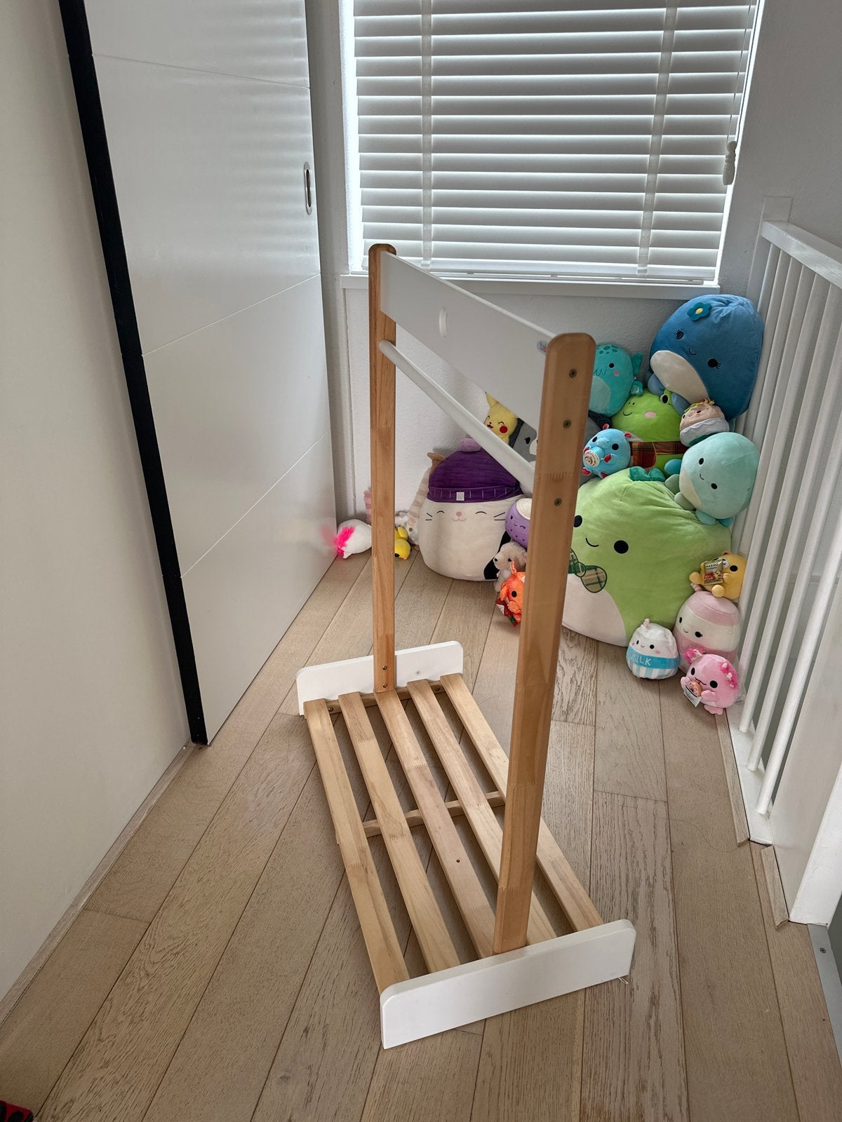 Kave Home Kids kledingrek 77x100x38cm, Ophalen, Gebruikt