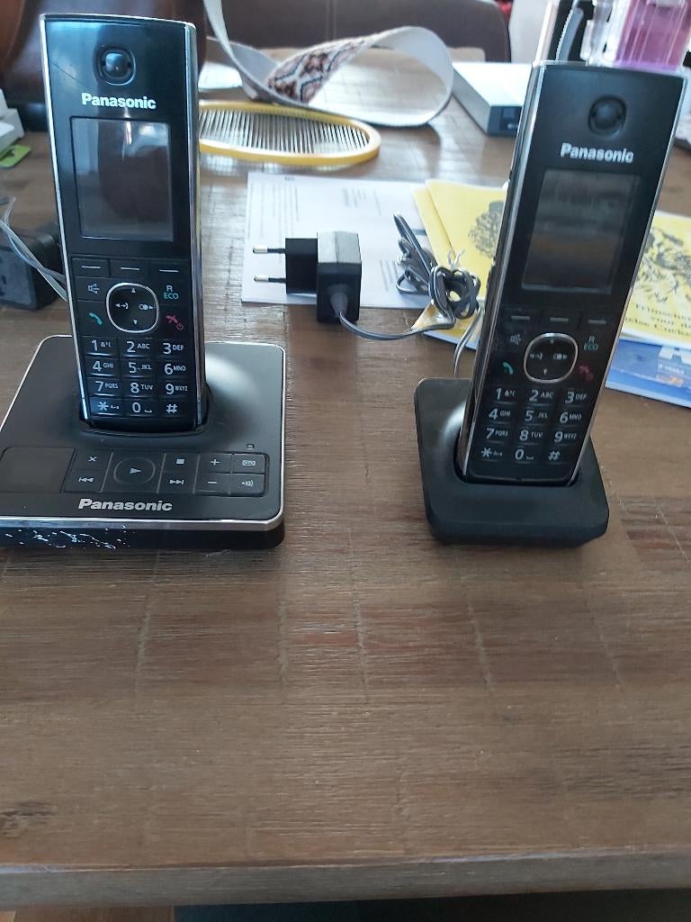 Draadloze vaste telefoons 2x, Ophalen, Gebruikt, 2 handsets