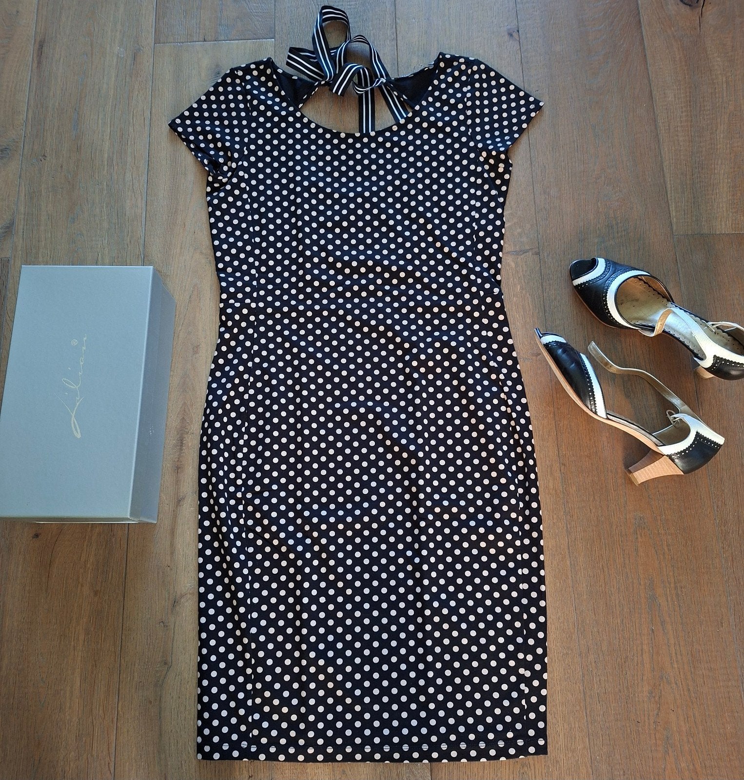 Juffrouw jansen jurk, mt. 42 - Lilian hak schoenen, Maat 38/40 (M), Zwart, Ophalen of Verzenden, Zo goed als nieuw