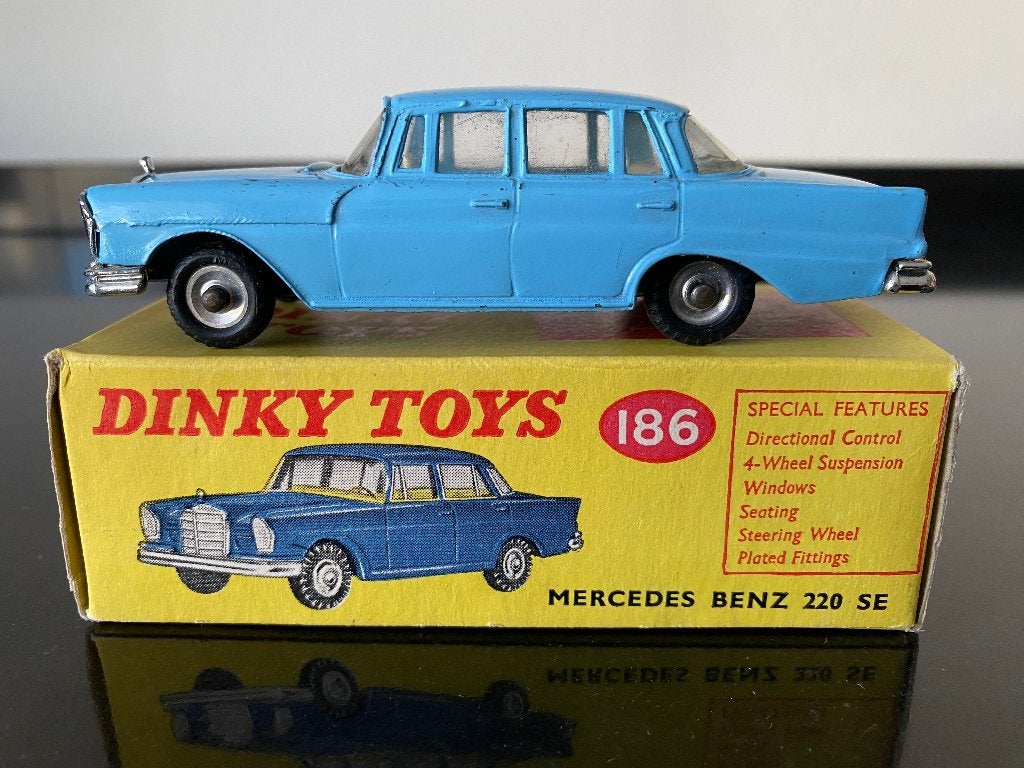 Dinky Toys #186 Mercedes Benz 220SE, Hobby en Vrije tijd, Modelauto's | 1:43, Zo goed als nieuw, Auto, Dinky Toys, Ophalen of Verzenden