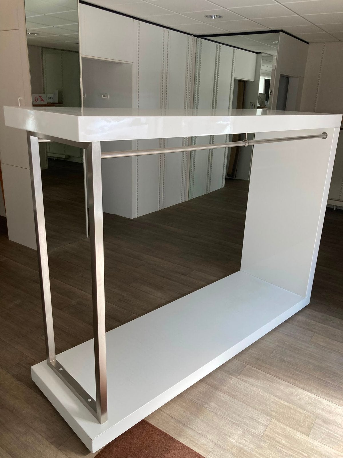 Kleding- presentatierek, Ophalen, Met wielen, Gebruikt