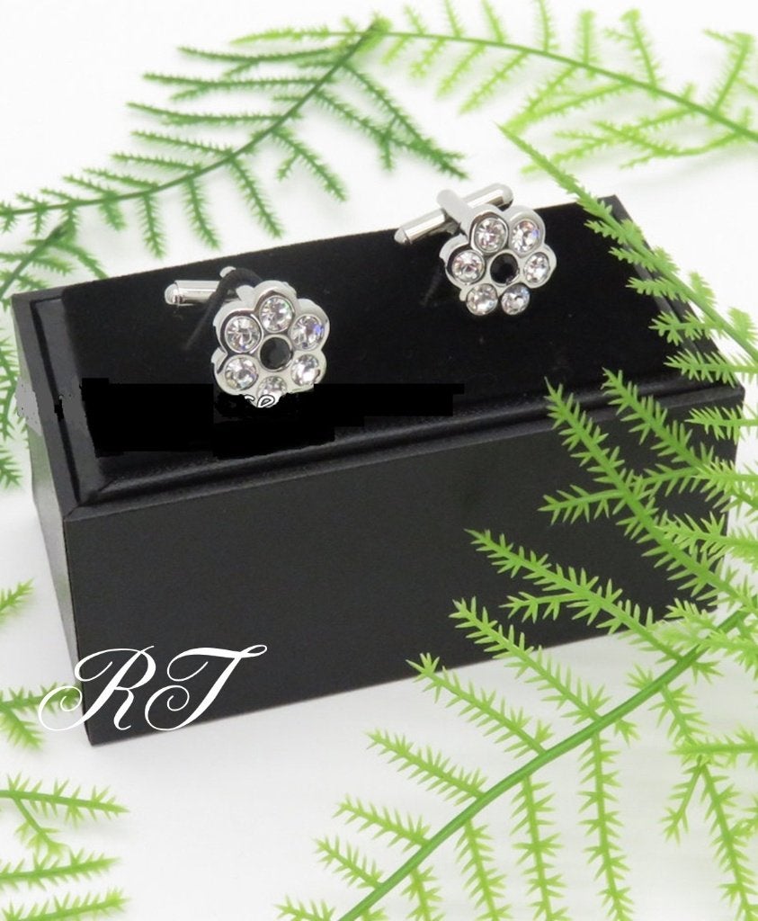 Mooie manchetknopen met rondom mooie strass steentjes., Ophalen of Verzenden, Nieuw, Overige materialen, Verzilverd