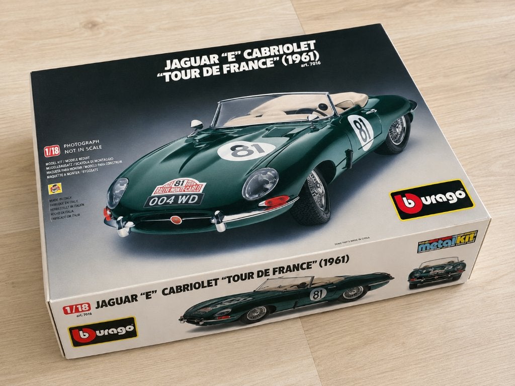 Zeldzame Bburago Metal Kit: E-Type Tour de France 1:18, Hobby en Vrije tijd, Ophalen of Verzenden, Gebruikt, Auto, Bburago