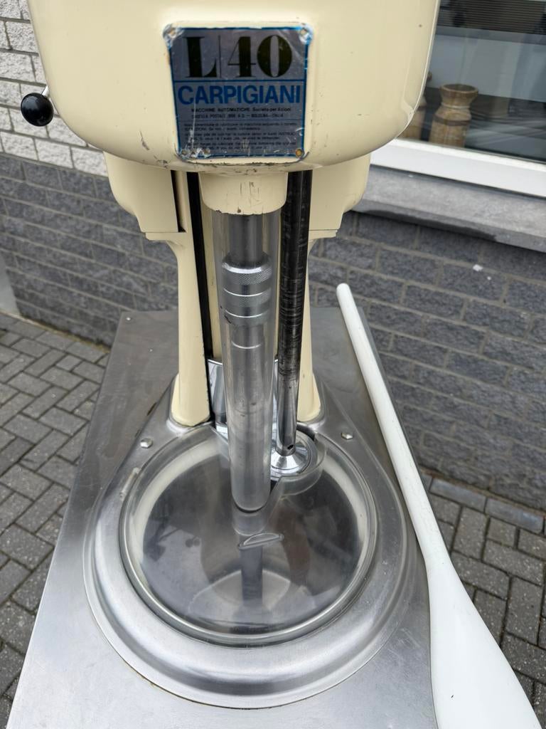 Bokvriezer ijsmachine carpigiani nissei softijs, Ophalen, Zo goed als nieuw