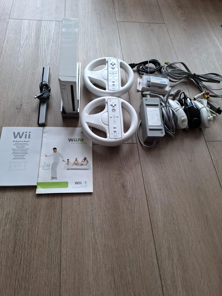 Nintendo Wii Console met accessoires en games, Ophalen, Gebruikt, Met 2 controllers, Met games