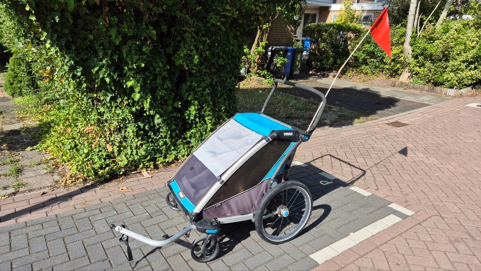 Thule Chariot Lite 2-persoons met accessoires en babysling, Gebruikt, Verstelbare duwstang, Combiwagen, Ophalen