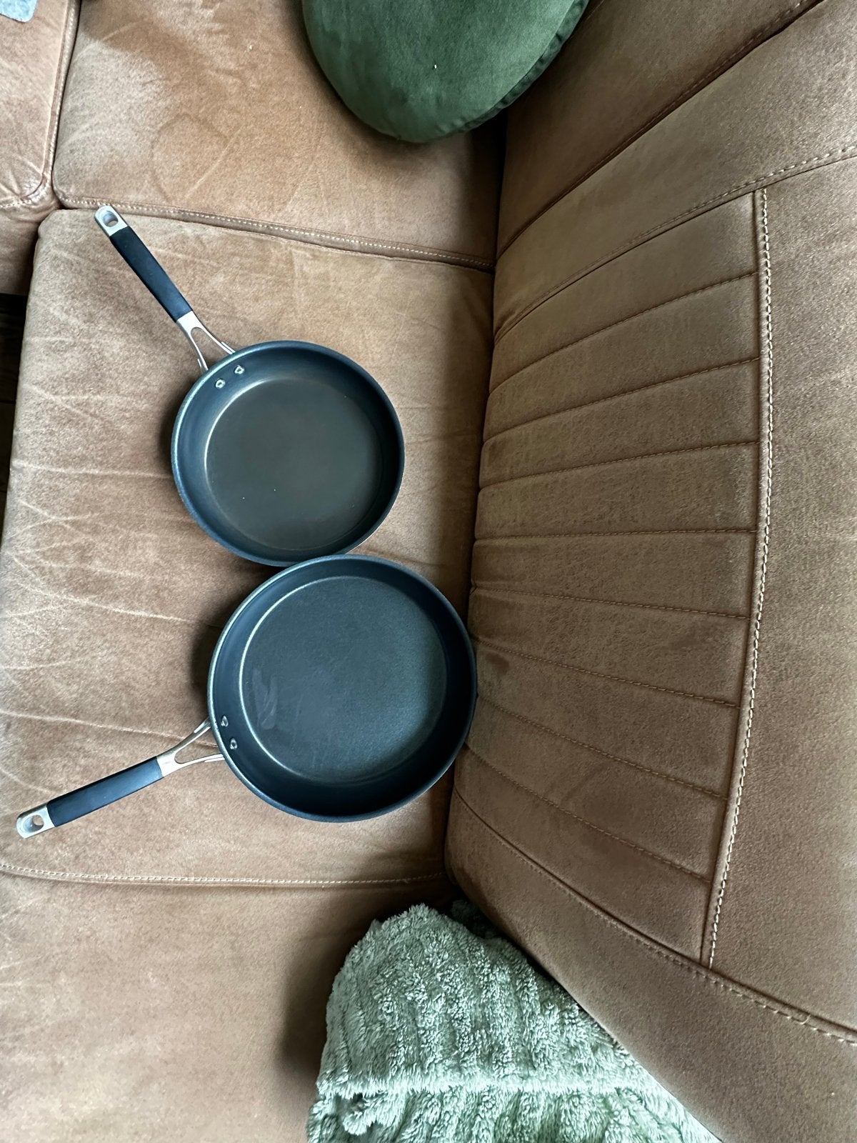 Set van 2 HEMA koekenpannen (24 cm en 28 cm), Geschikt voor inductie, Ophalen of Verzenden, Gebruikt, Koekenpan