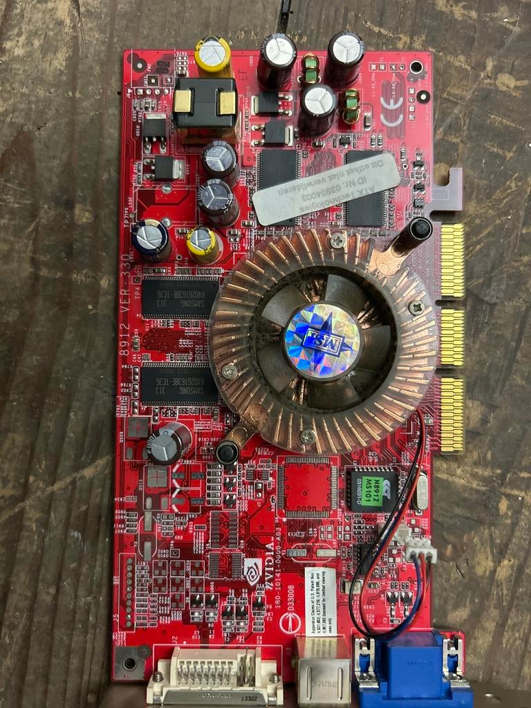 NVIDIA videokaart met VGA en DVI, Gebruikt, GDDR, Ophalen of Verzenden, AGP