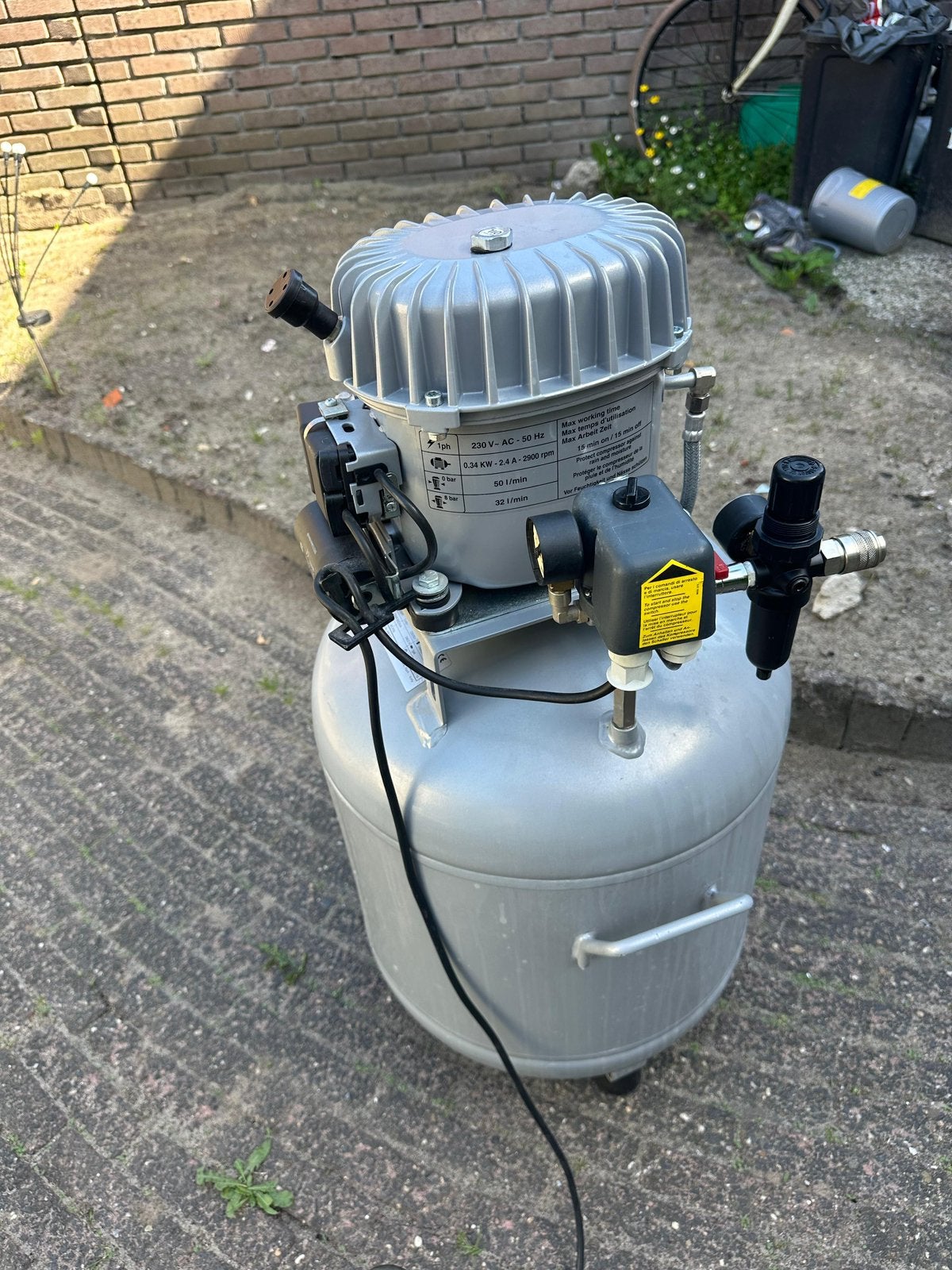 Whisp Air compressor (Jun-Air), Ophalen, 6 tot 10 bar, Zo goed als nieuw, 25 tot 100 liter