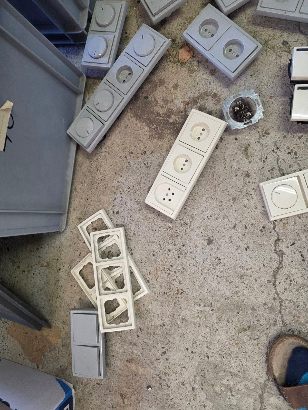 Luxe Busch-Jaeger schakelmateriaal met LED dimmers, Ophalen, Gebruikt, Busch-Jaeger
