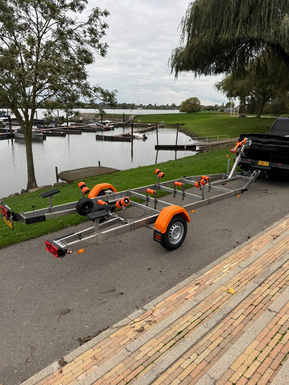 VanClaes trailer v-liner 1350 spiraalvering, led, rvs opties, Watersport en Boten, Ophalen, Zo goed als nieuw, Minder dan 6 meter