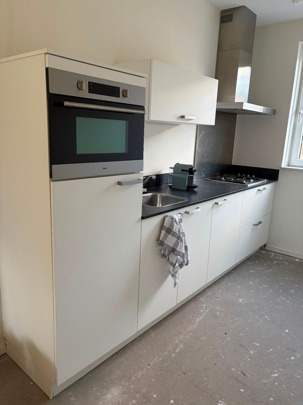 nette witte keuken met apparatuur, Huis en Inrichting, Keuken | Complete keukens, Gebruikt, Wit, Overige typen, Ophalen of Verzenden