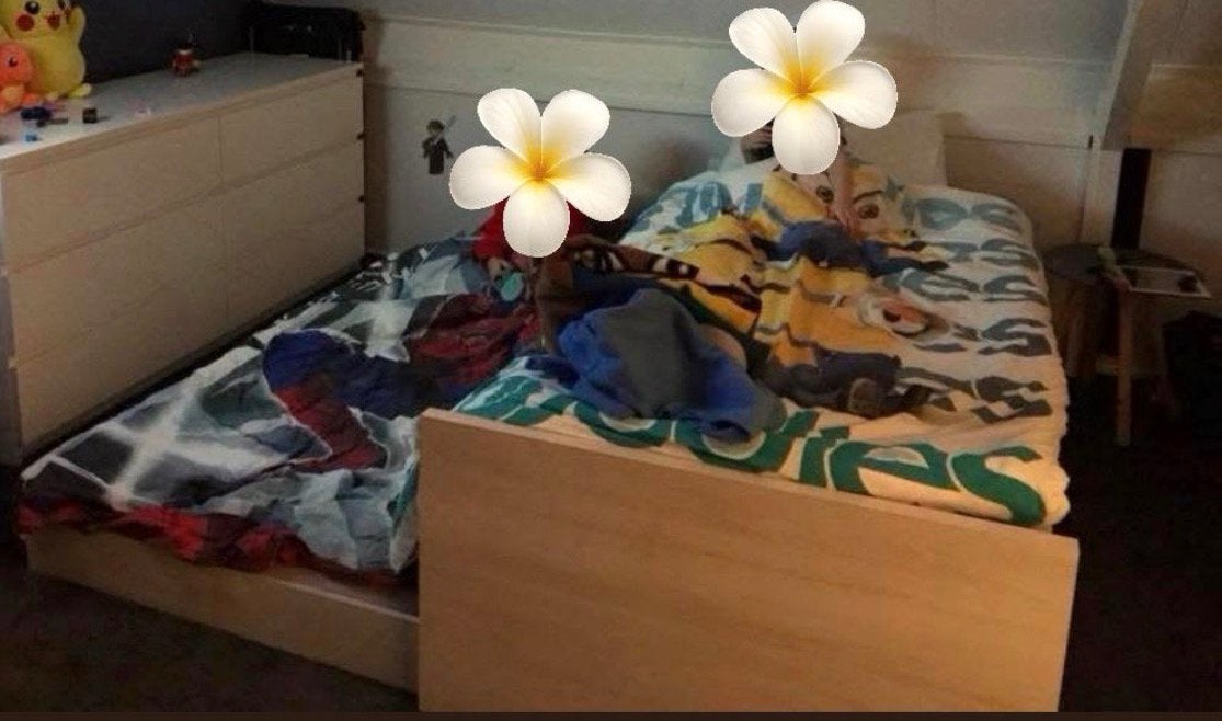 Bed eenpersoons met lade 90x200 cm, Kinderen en Baby's, Kinderkamer | Bedden, Ophalen, 85 tot 100 cm, Zo goed als nieuw, Matras