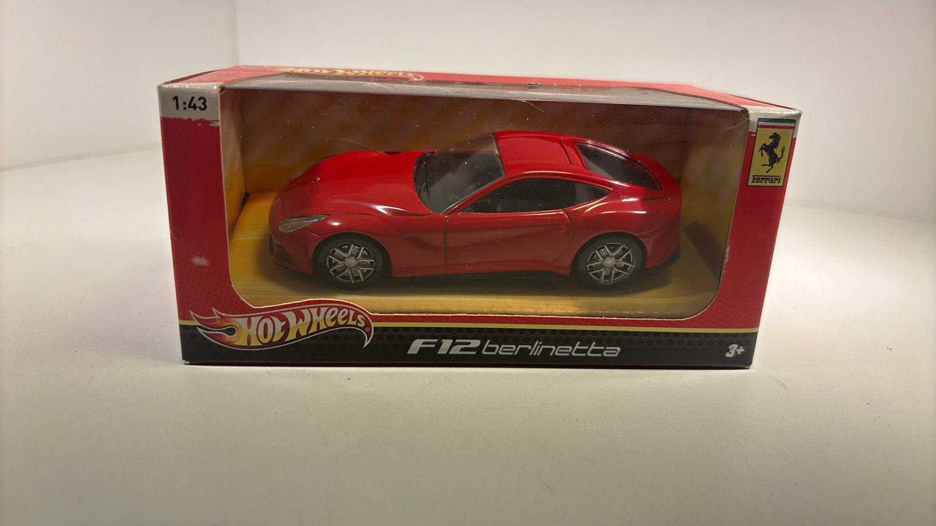 Ferrari f12 berlintta hot wheels 1.43, Overige merken, Auto, Ophalen of Verzenden, A