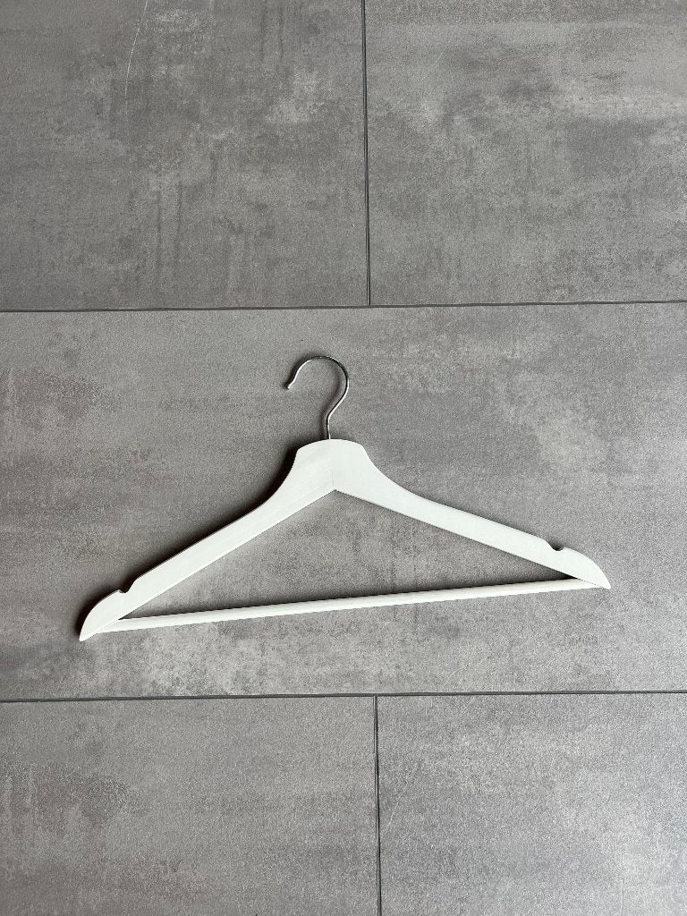 Kledinghanger wit IKEA BUMERANG - 480 stuks beschikbaar, Kleding | Dames, Kledinghangers, Ophalen of Verzenden, Zo goed als nieuw