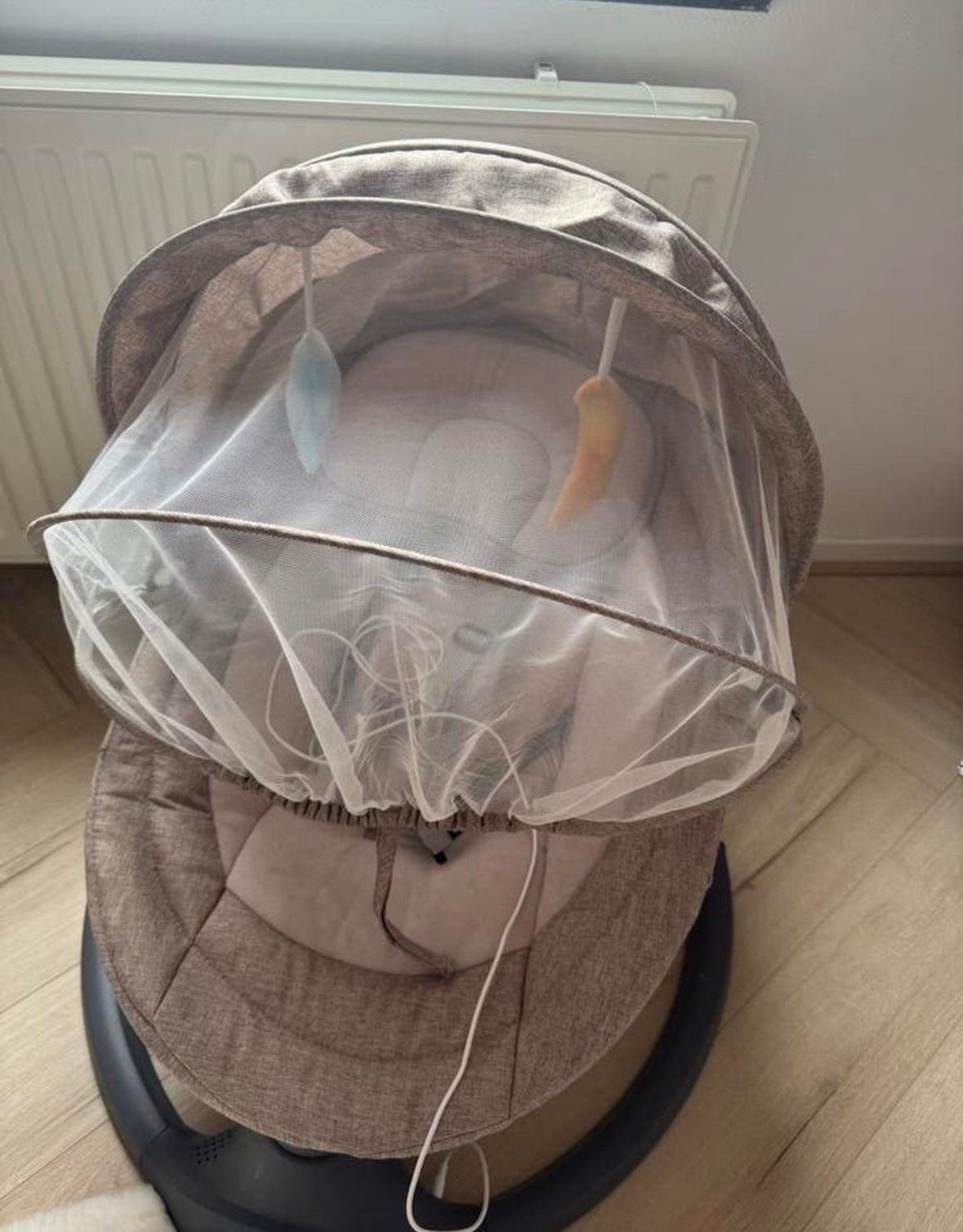Bebies First Baby Swing Beige - Comfort & Entertainment, Ophalen, Zo goed als nieuw