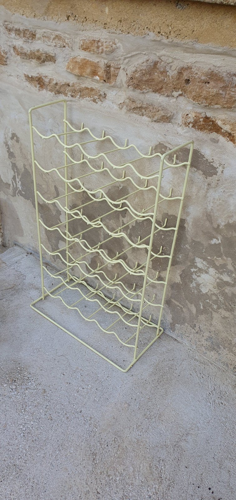 Franse vintage pastelgele wijnrek flessenrek voor 35 flessen, Verzamelen, Ophalen of Verzenden, Huis en Inrichting