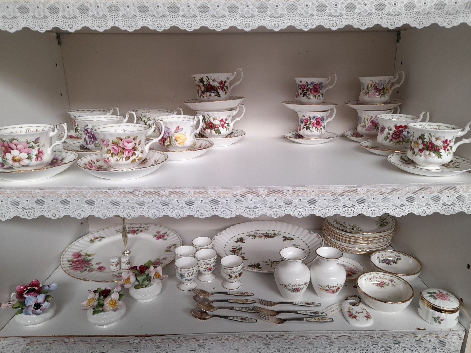 Royal albert flower of the month  los tekoop, Ophalen of Verzenden