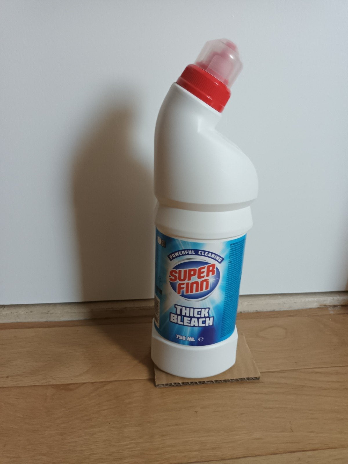Gratis dikke bleek Super Finn thick bleach geopend, Ophalen, Schoonmaakmiddel
