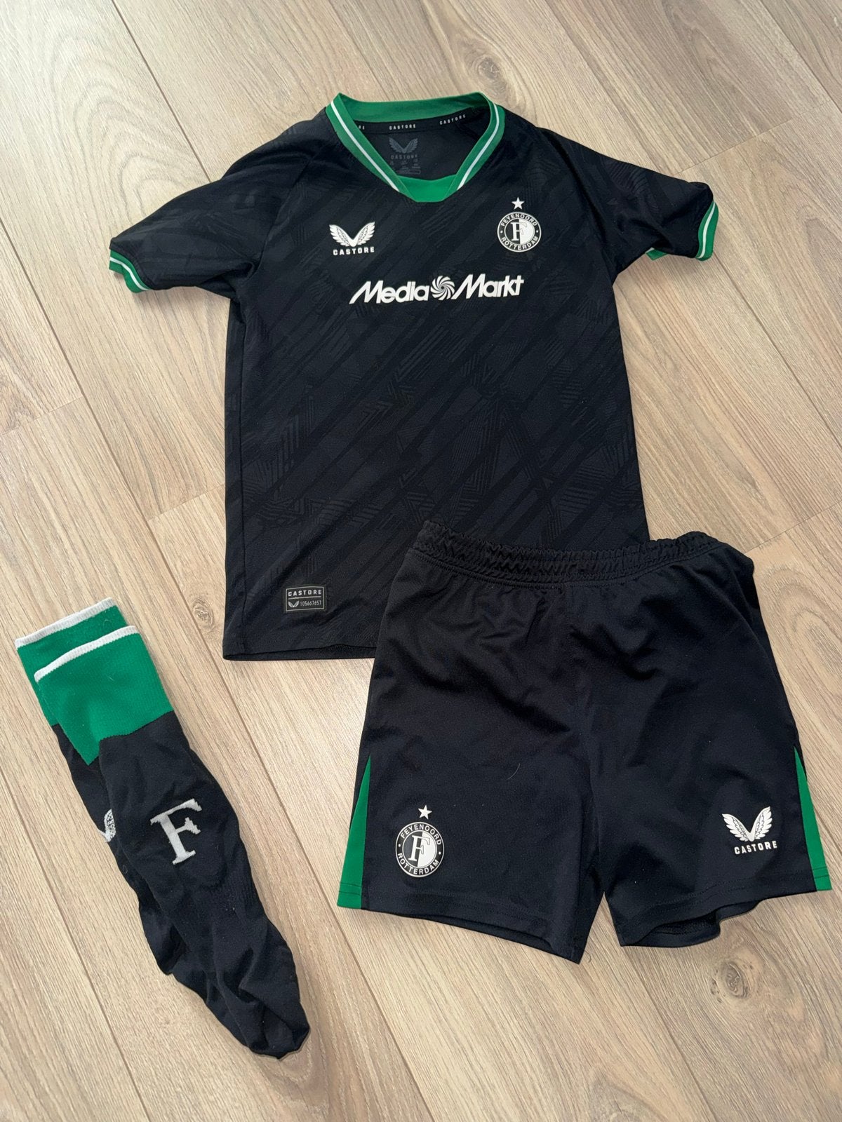 Feyenoord uit tenue 2023/2024 (shirt, broekje, sokken), Ophalen, Zwart, Overige typen, Zo goed als nieuw