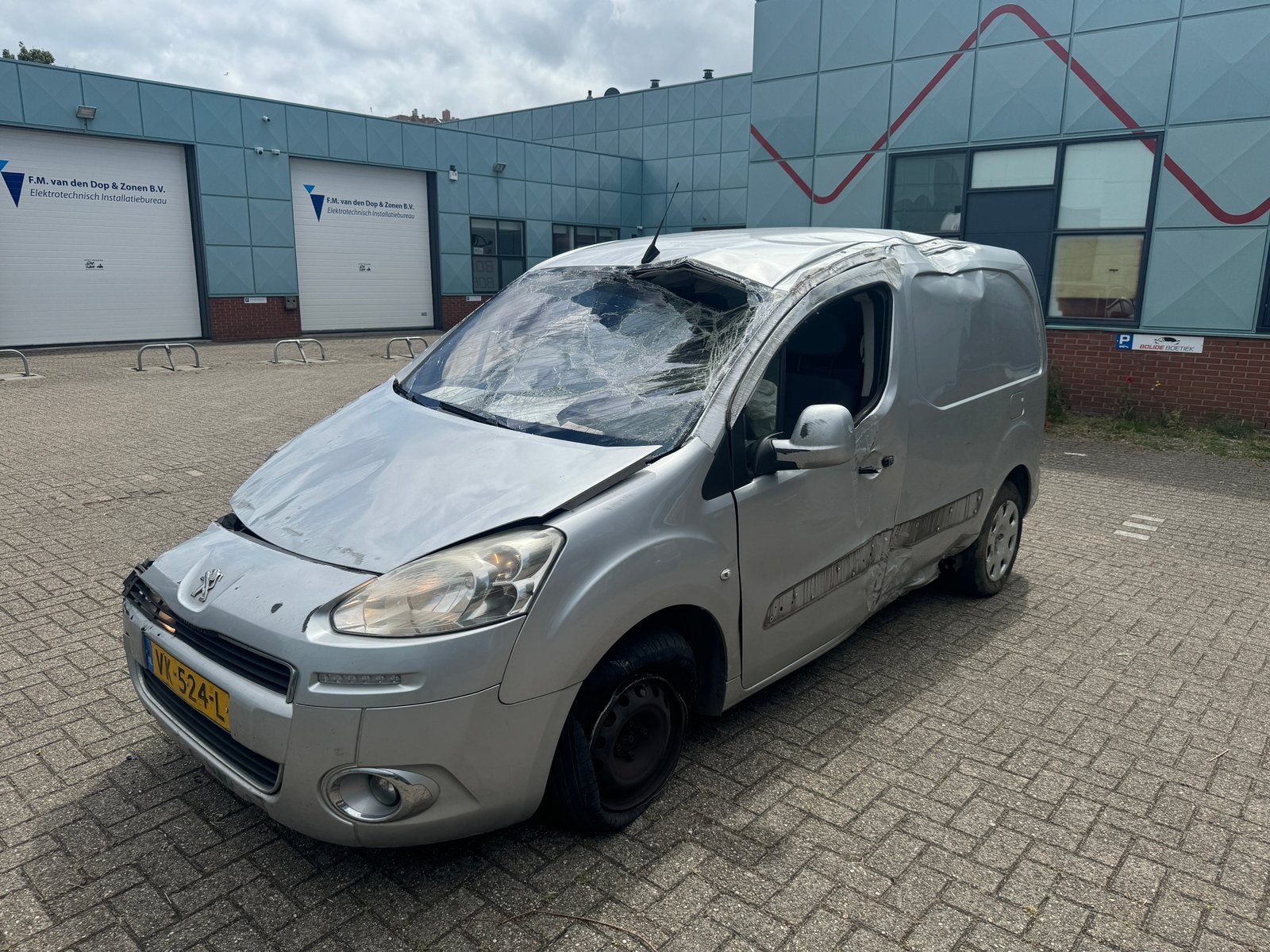 Peugeot Partner 1.6 HDI 2014 EURO5 Airco schade motor ok, Euro 5, Stof, 4 cilinders, Origineel Nederlands