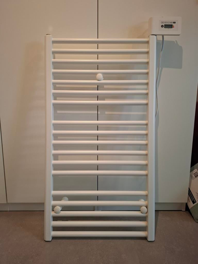 Vasco elektrische radiator 1500W met display (compact), Doe-het-zelf en Verbouw, Verwarming en Radiatoren, Ophalen, 500 tot 800 watt