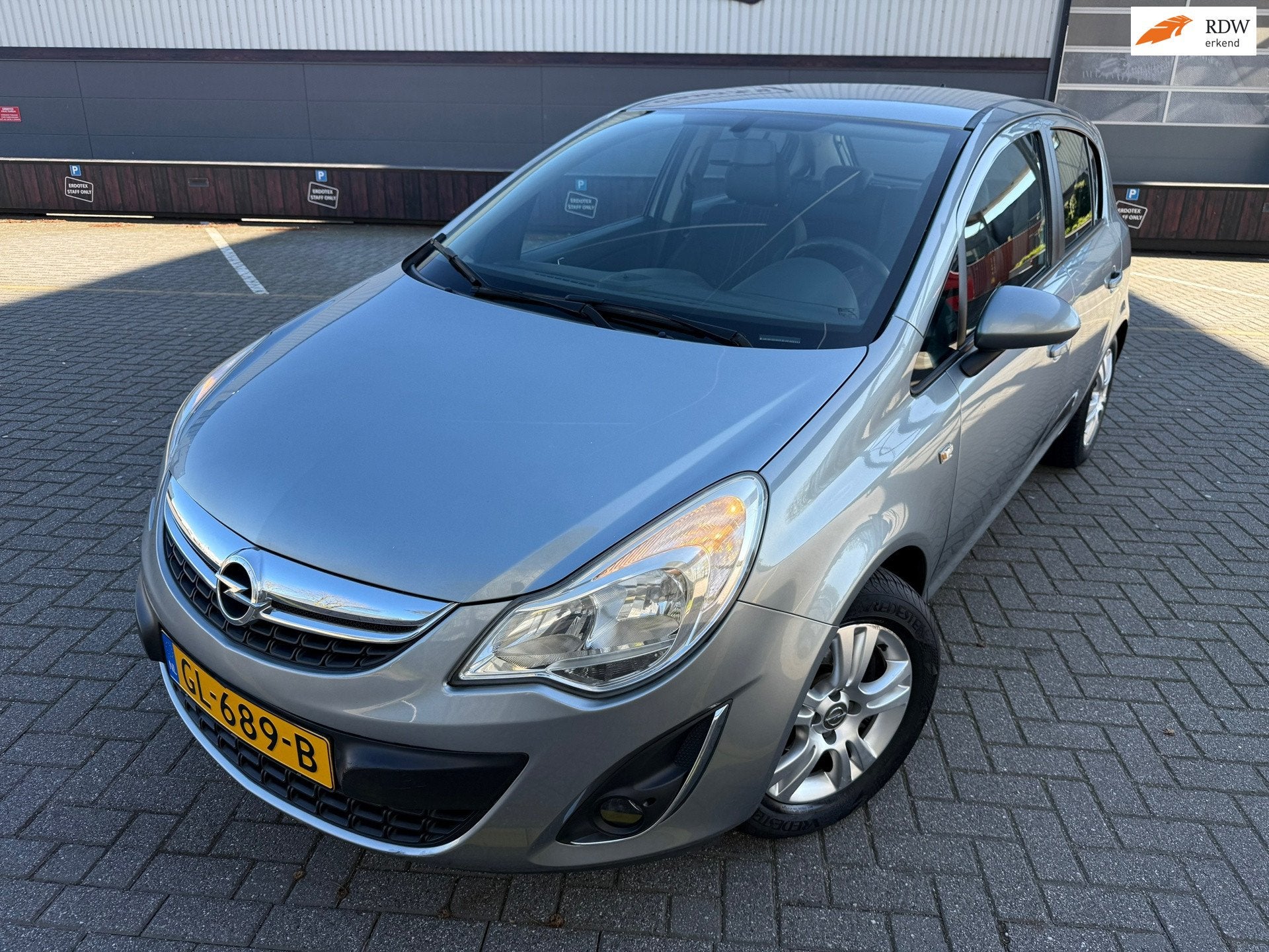 Opel Corsa 1.2-16V Anniversary Edition*AIRCO*Cruise*Velgen*N, Auto's, Voorwielaandrijving, Euro 5, Gebruikt, 4 cilinders