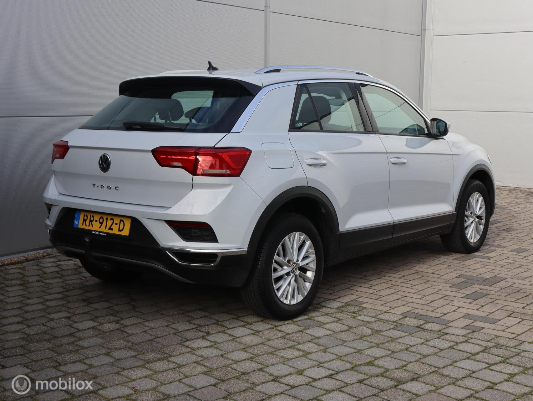 Volkswagen T-Roc 1.0 TSI Style Lane ACC Clima Trekhaak BTW a, Auto's, Voorwielaandrijving, Dealer onderhouden, Stof, Gebruikt